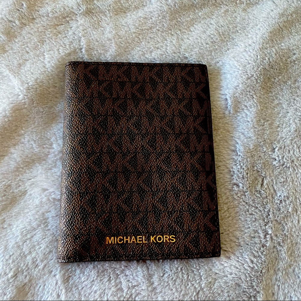 Passport wallet